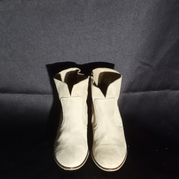 MARABELLE Tan Suede Ankle Boots w/Western Heel - Picture 6 of 8